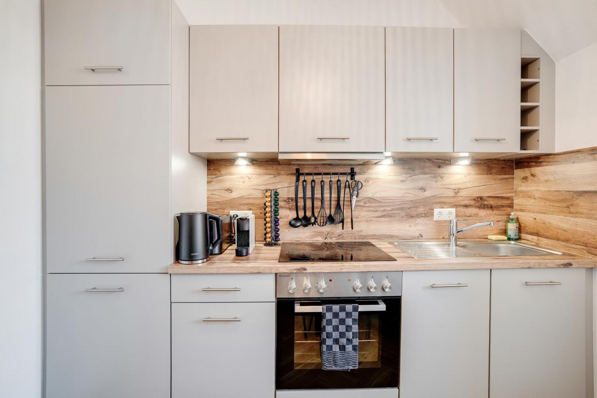 Boho Design Studio By Hero Homes - Top Lage Im Historischen Zentrum - Self-Check-In & Aircon Грац Экстерьер фото